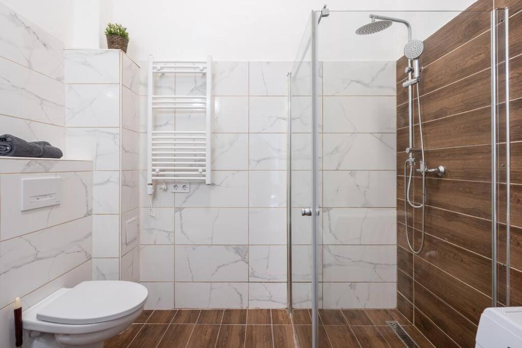 Stylish Apartment In The City Center Budapest Exterior foto