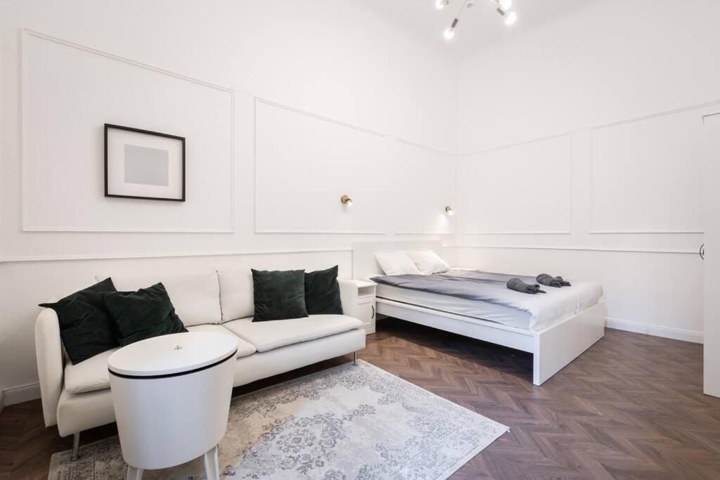Stylish Apartment In The City Center Budapest Exterior foto